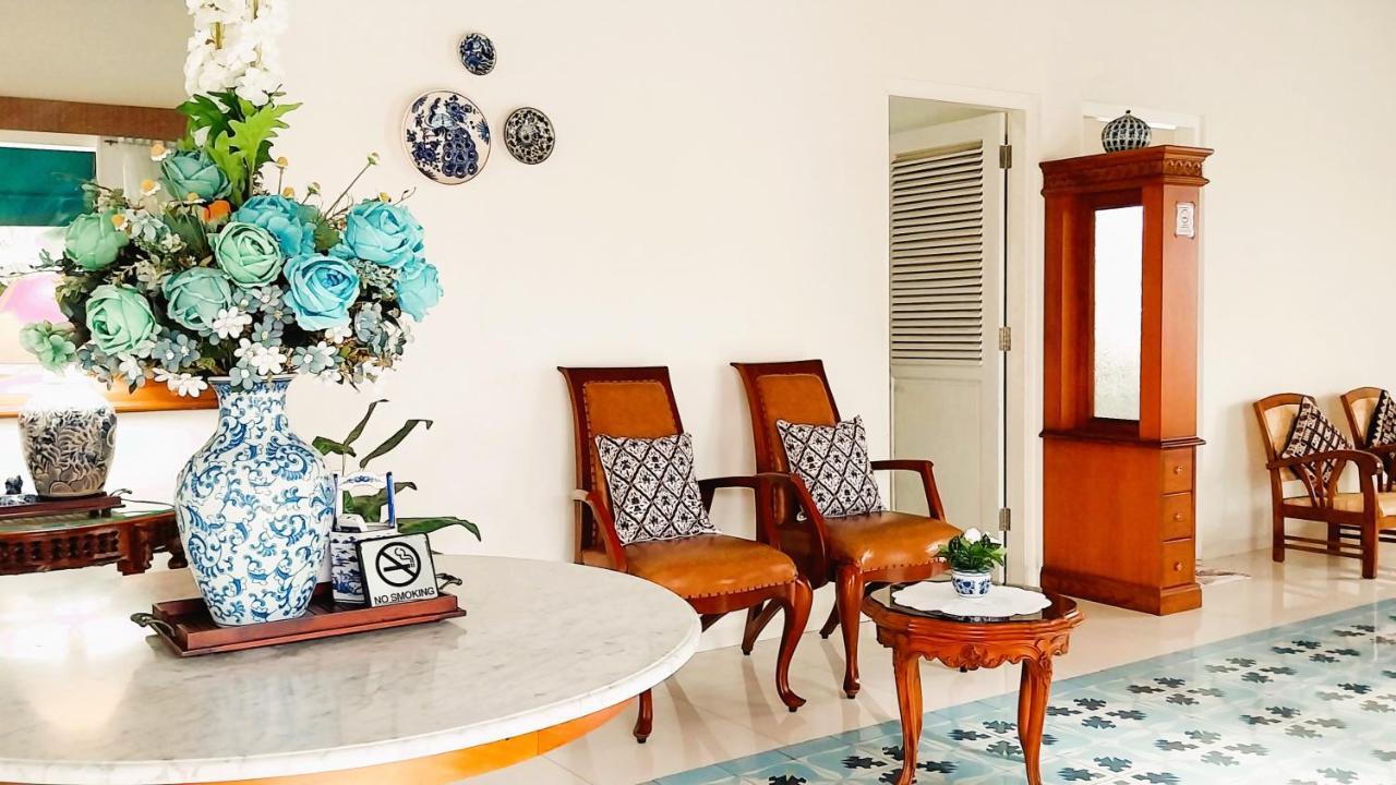 Surokarsan 9 House Yogyakarta Ξενοδοχείο Εξωτερικό φωτογραφία