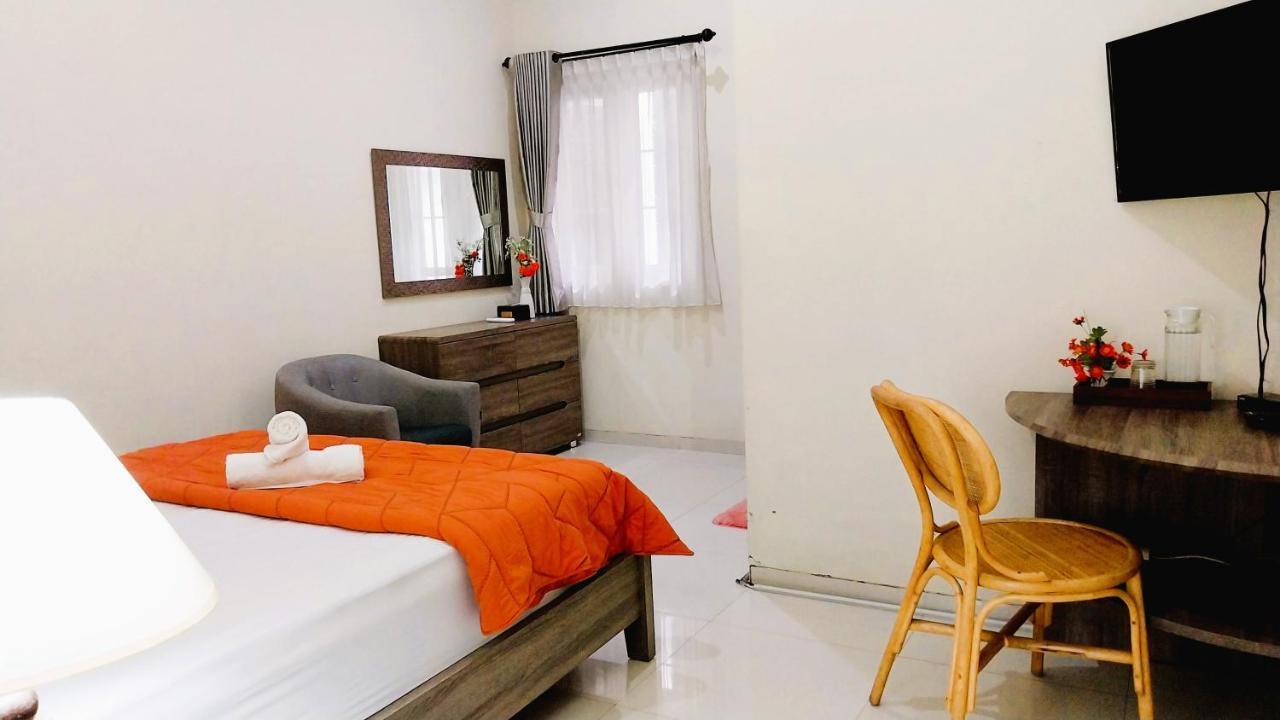 Surokarsan 9 House Yogyakarta Ξενοδοχείο Εξωτερικό φωτογραφία