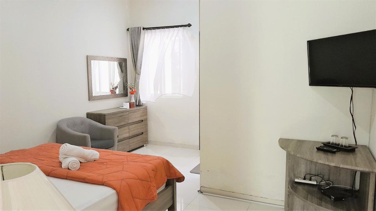 Surokarsan 9 House Yogyakarta Ξενοδοχείο Εξωτερικό φωτογραφία