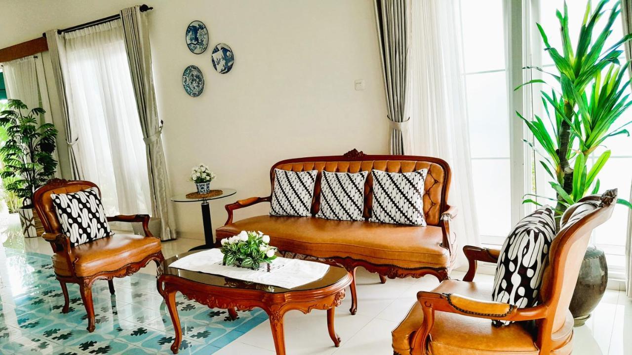 Surokarsan 9 House Yogyakarta Ξενοδοχείο Εξωτερικό φωτογραφία