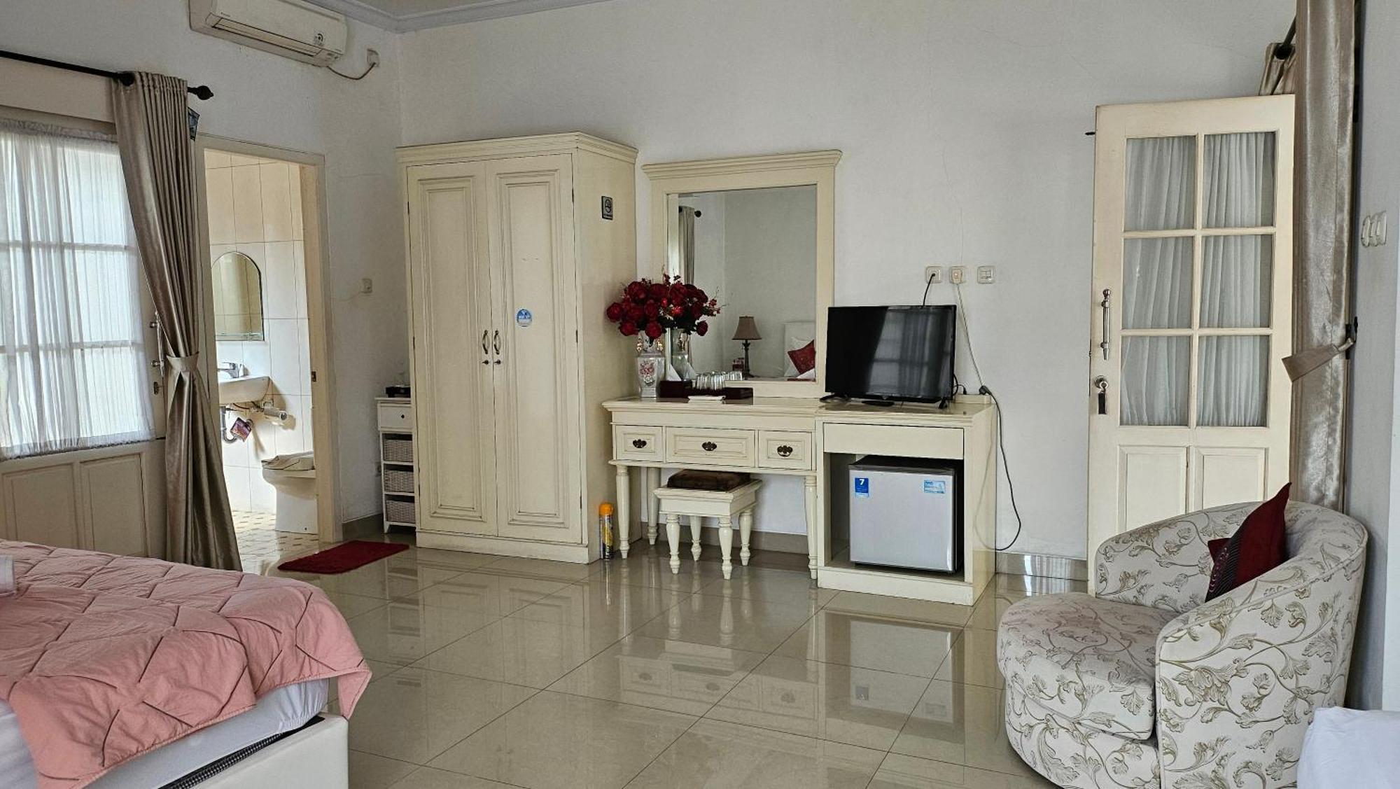Surokarsan 9 House Yogyakarta Ξενοδοχείο Εξωτερικό φωτογραφία