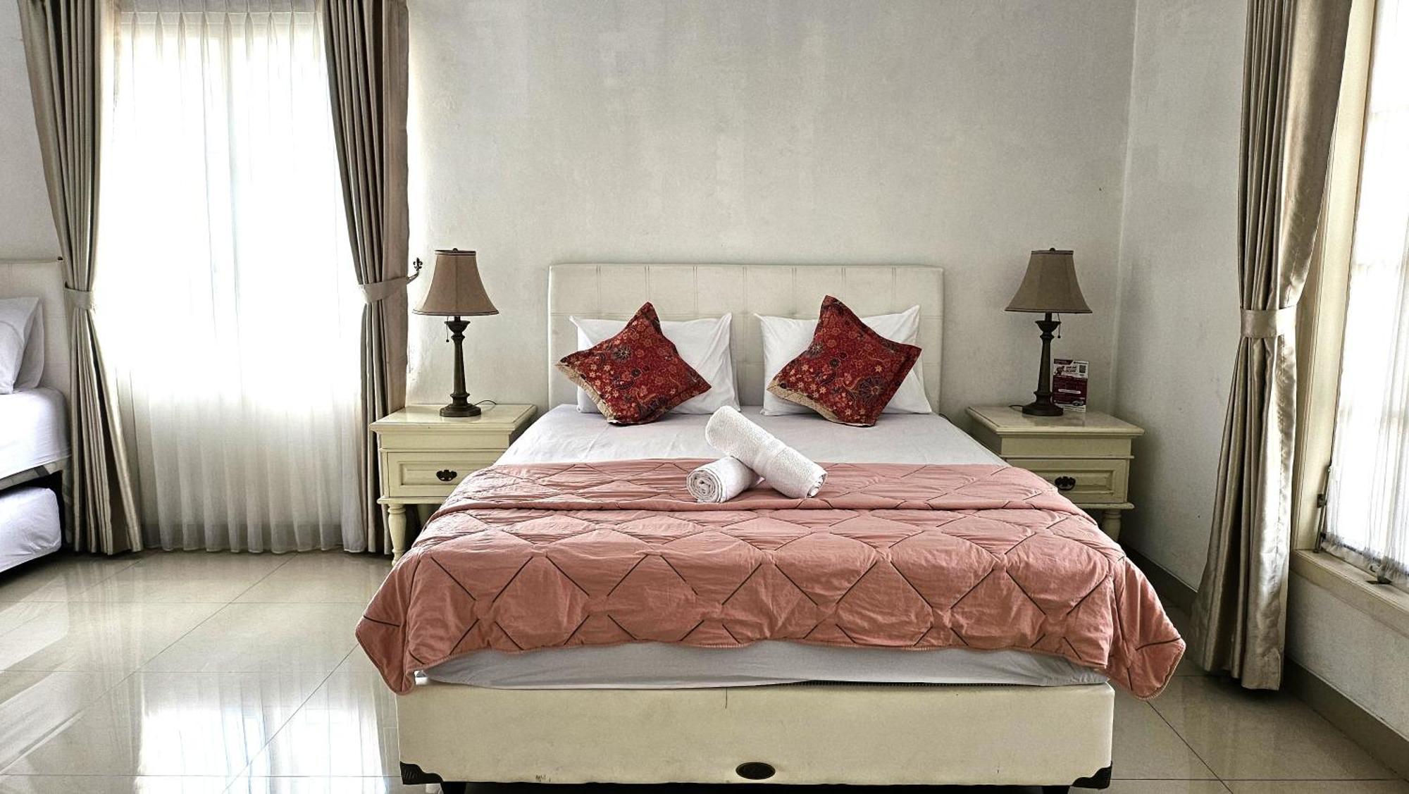 Surokarsan 9 House Yogyakarta Ξενοδοχείο Δωμάτιο φωτογραφία