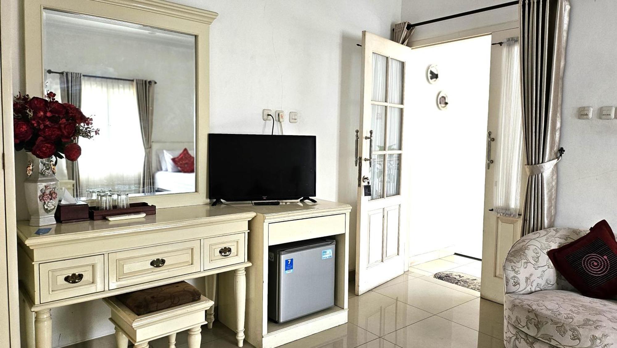 Surokarsan 9 House Yogyakarta Ξενοδοχείο Εξωτερικό φωτογραφία