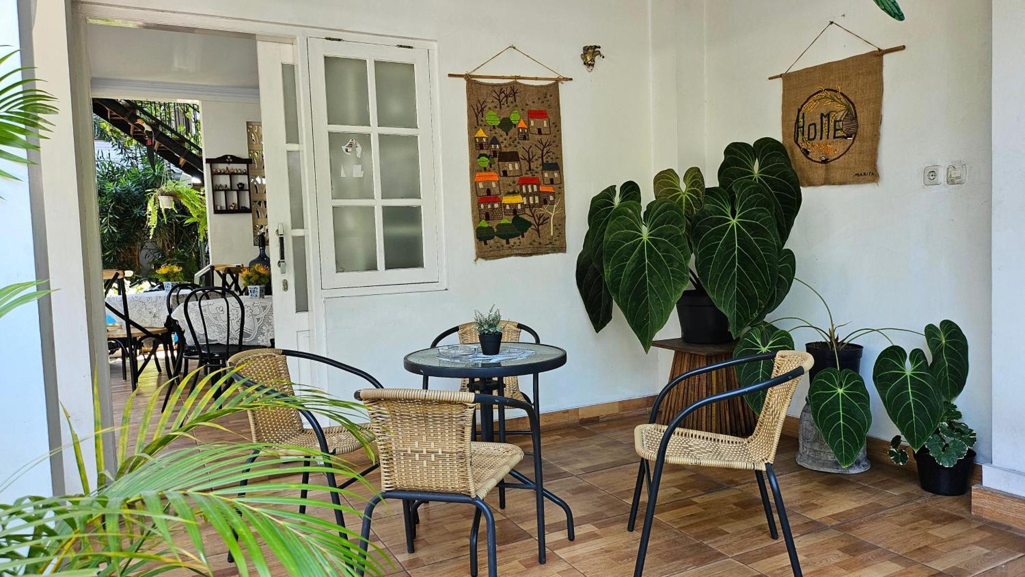 Surokarsan 9 House Yogyakarta Ξενοδοχείο Εξωτερικό φωτογραφία