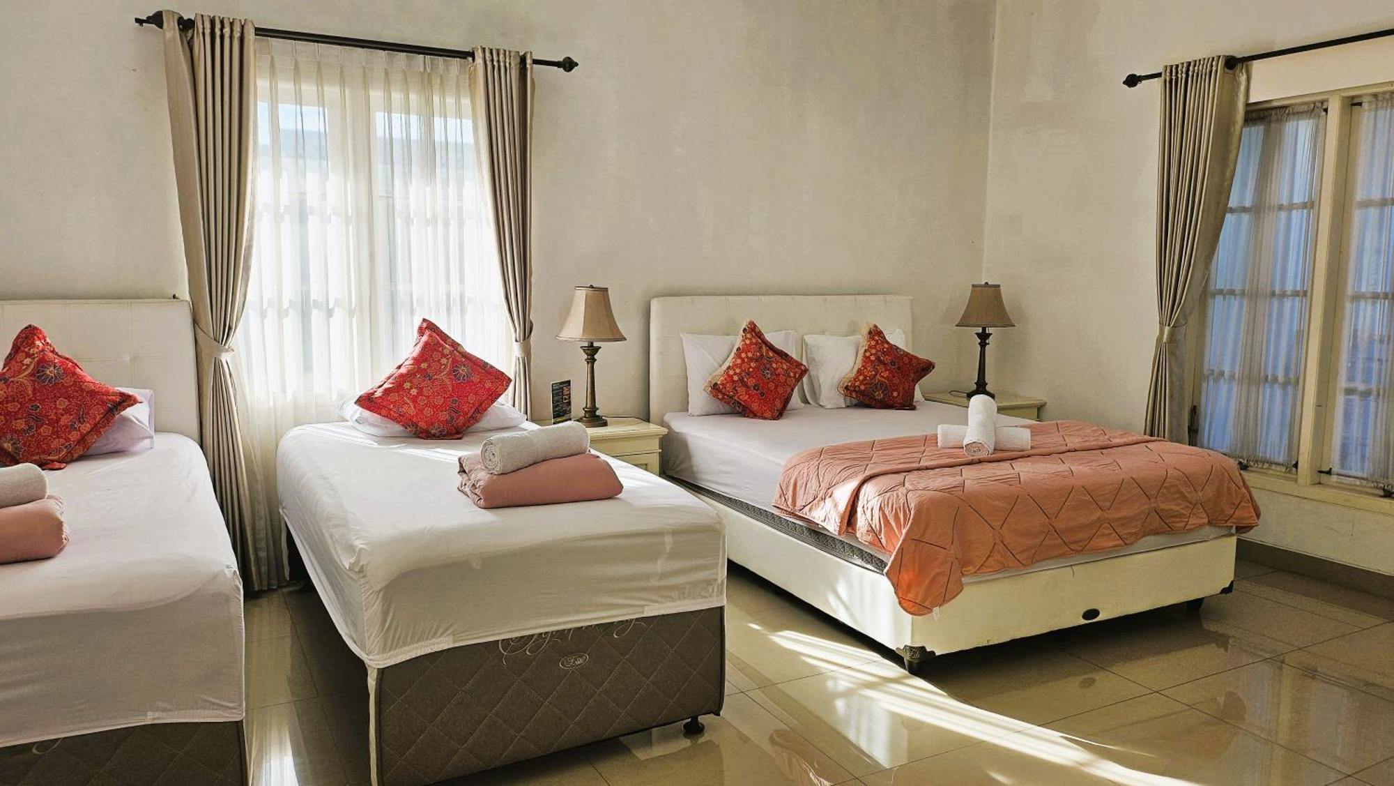Surokarsan 9 House Yogyakarta Ξενοδοχείο Δωμάτιο φωτογραφία