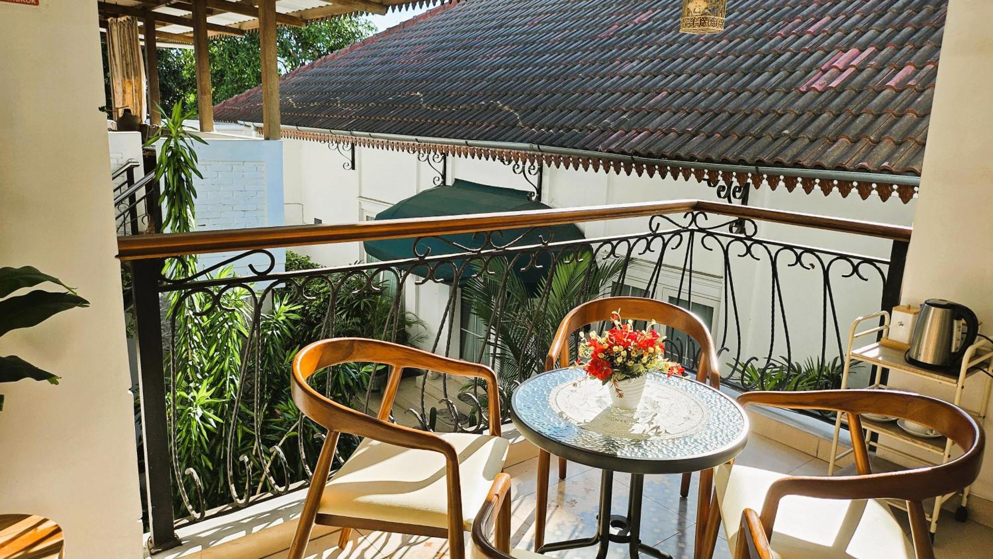 Surokarsan 9 House Yogyakarta Ξενοδοχείο Εξωτερικό φωτογραφία