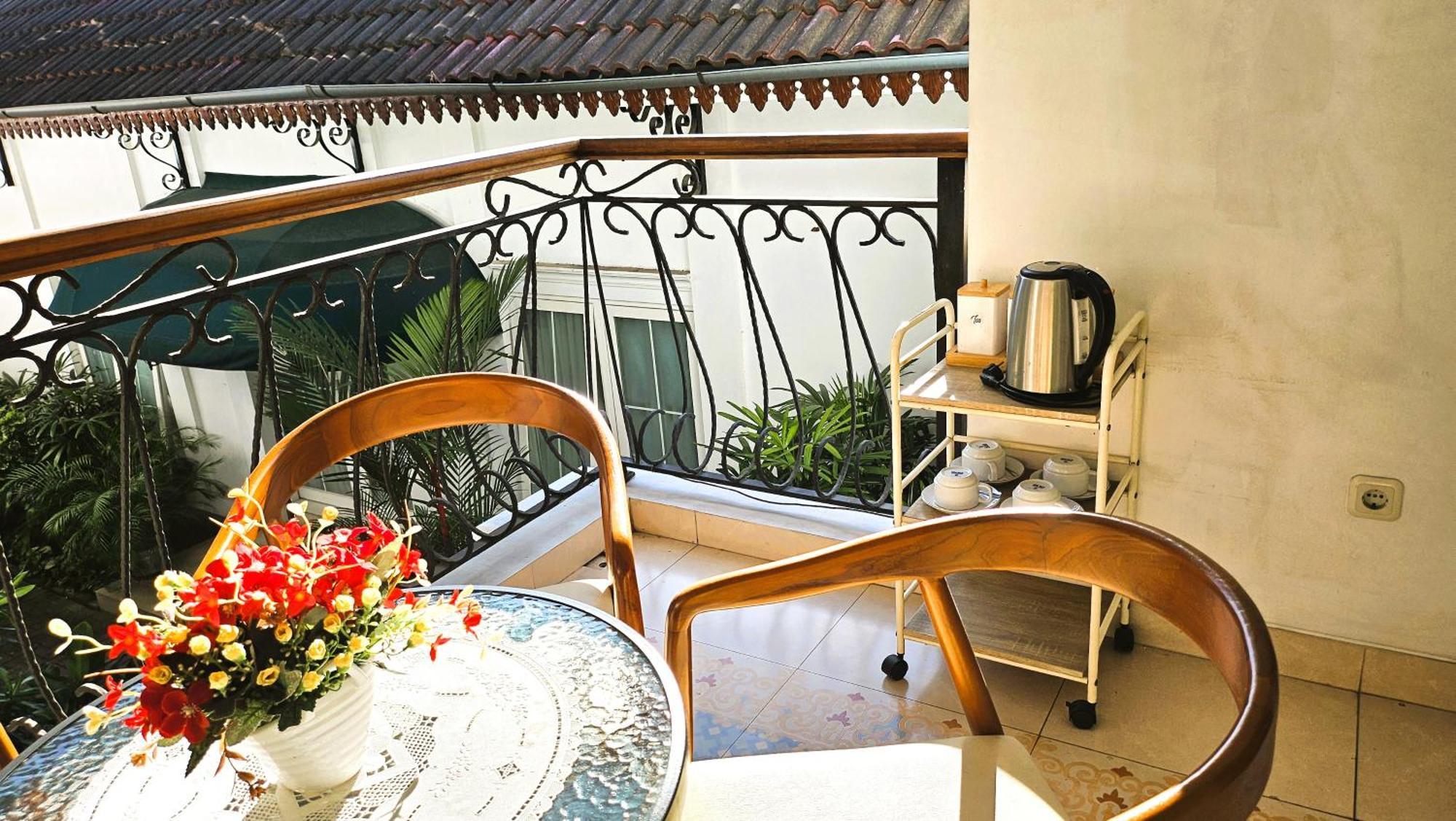 Surokarsan 9 House Yogyakarta Ξενοδοχείο Εξωτερικό φωτογραφία