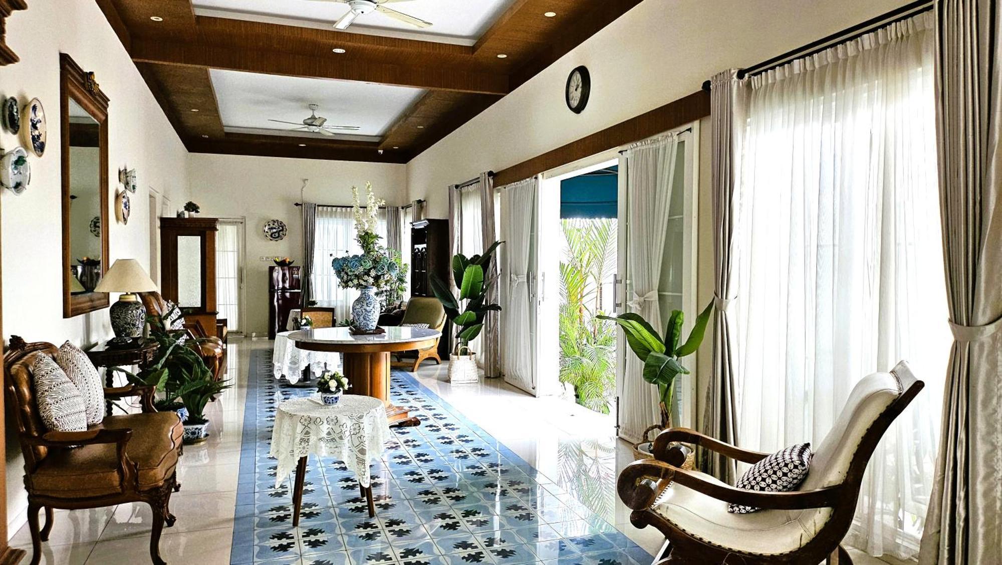 Surokarsan 9 House Yogyakarta Ξενοδοχείο Εξωτερικό φωτογραφία