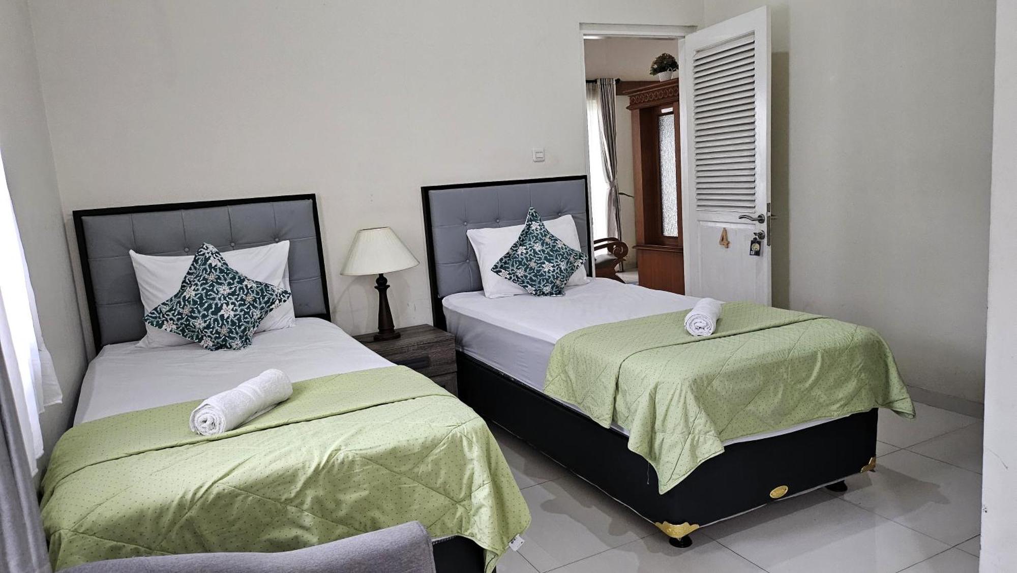 Surokarsan 9 House Yogyakarta Ξενοδοχείο Εξωτερικό φωτογραφία