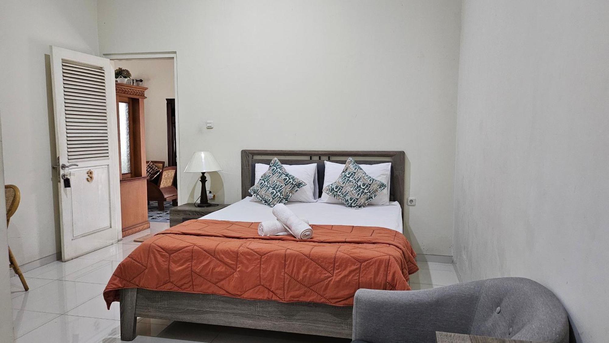 Surokarsan 9 House Yogyakarta Ξενοδοχείο Εξωτερικό φωτογραφία