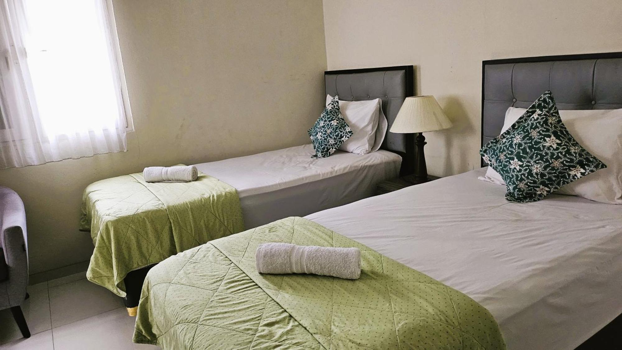Surokarsan 9 House Yogyakarta Ξενοδοχείο Εξωτερικό φωτογραφία