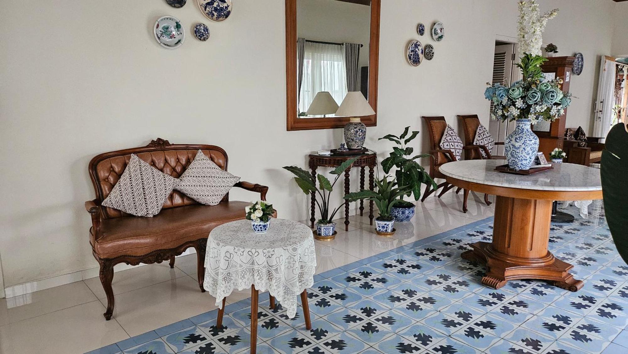Surokarsan 9 House Yogyakarta Ξενοδοχείο Εξωτερικό φωτογραφία
