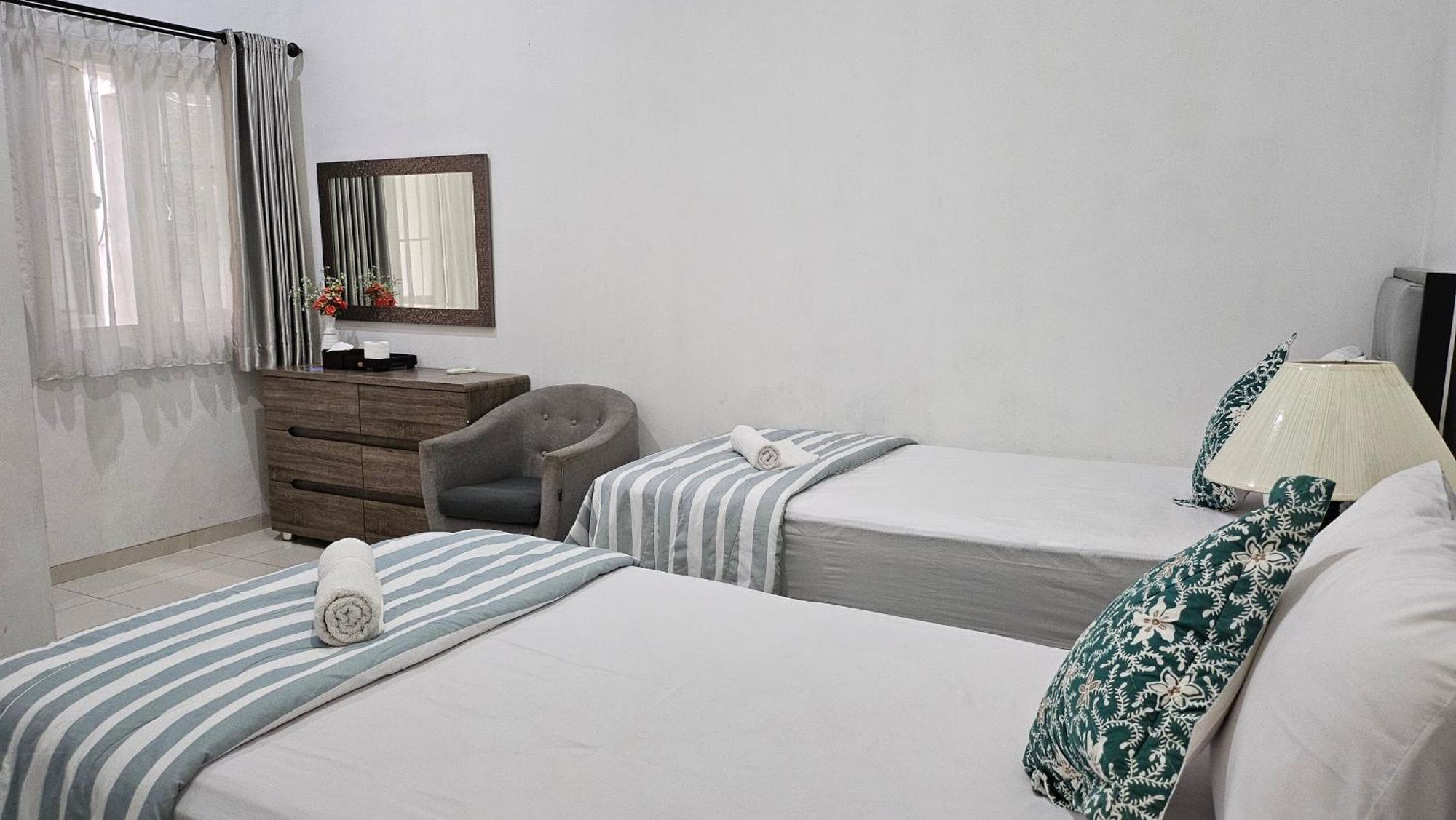 Surokarsan 9 House Yogyakarta Ξενοδοχείο Εξωτερικό φωτογραφία